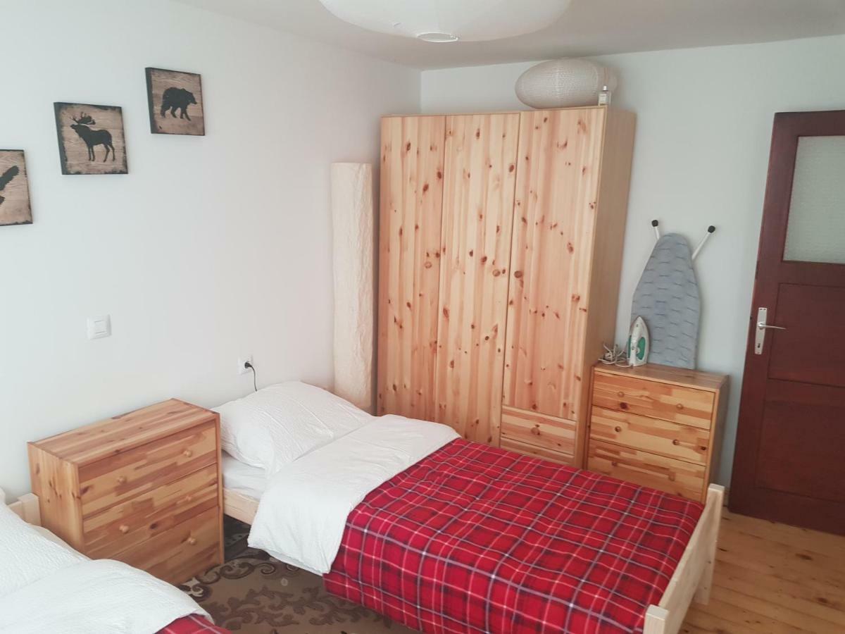 Apartmani Andrej Udbina Екстериор снимка