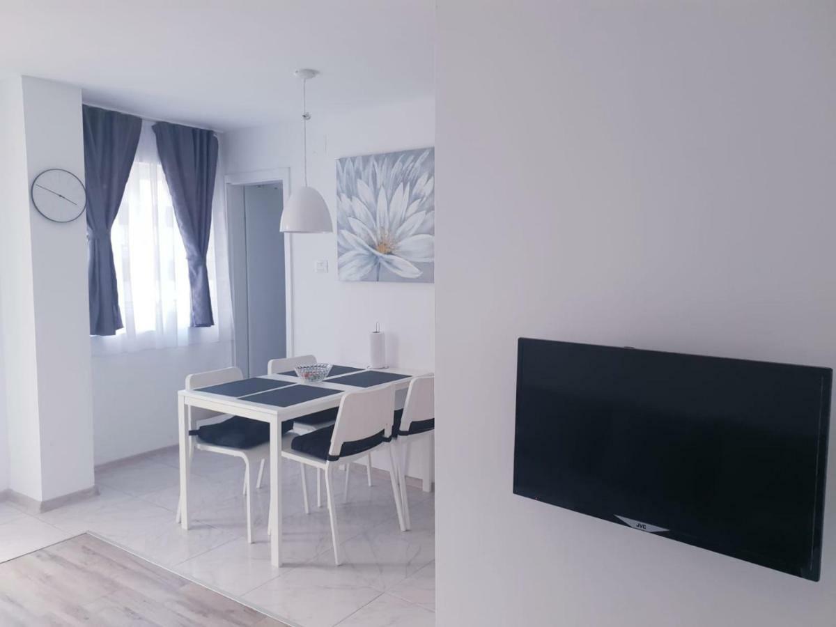 Apartmani Andrej Udbina Екстериор снимка