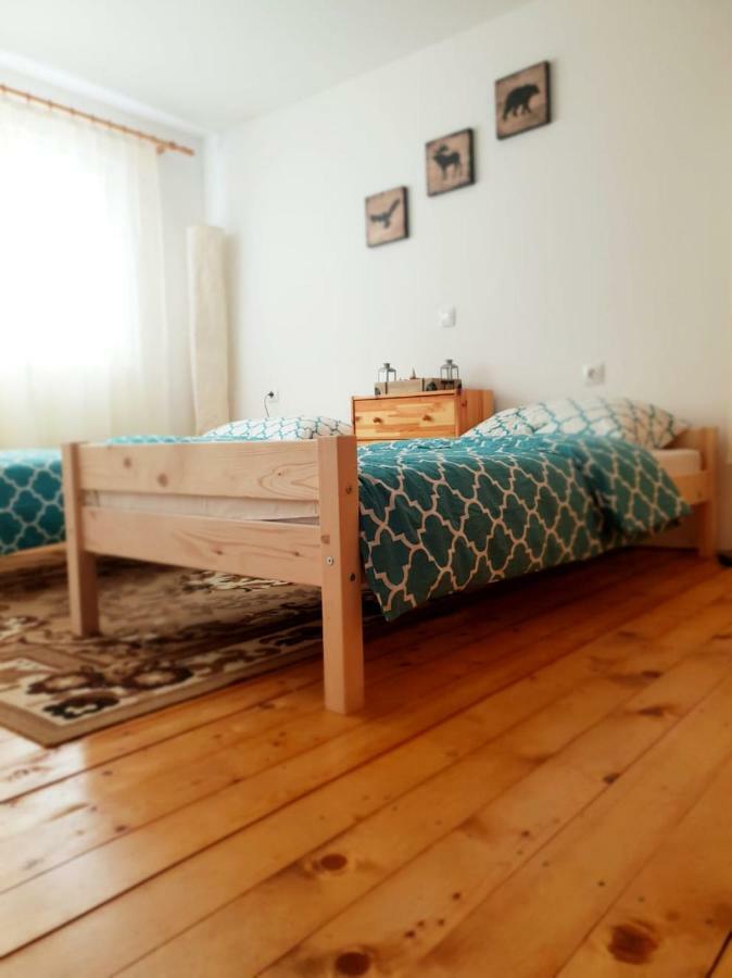 Apartmani Andrej Udbina Екстериор снимка