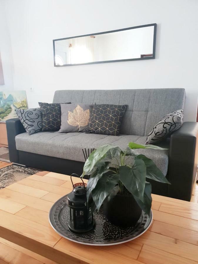 Apartmani Andrej Udbina Екстериор снимка