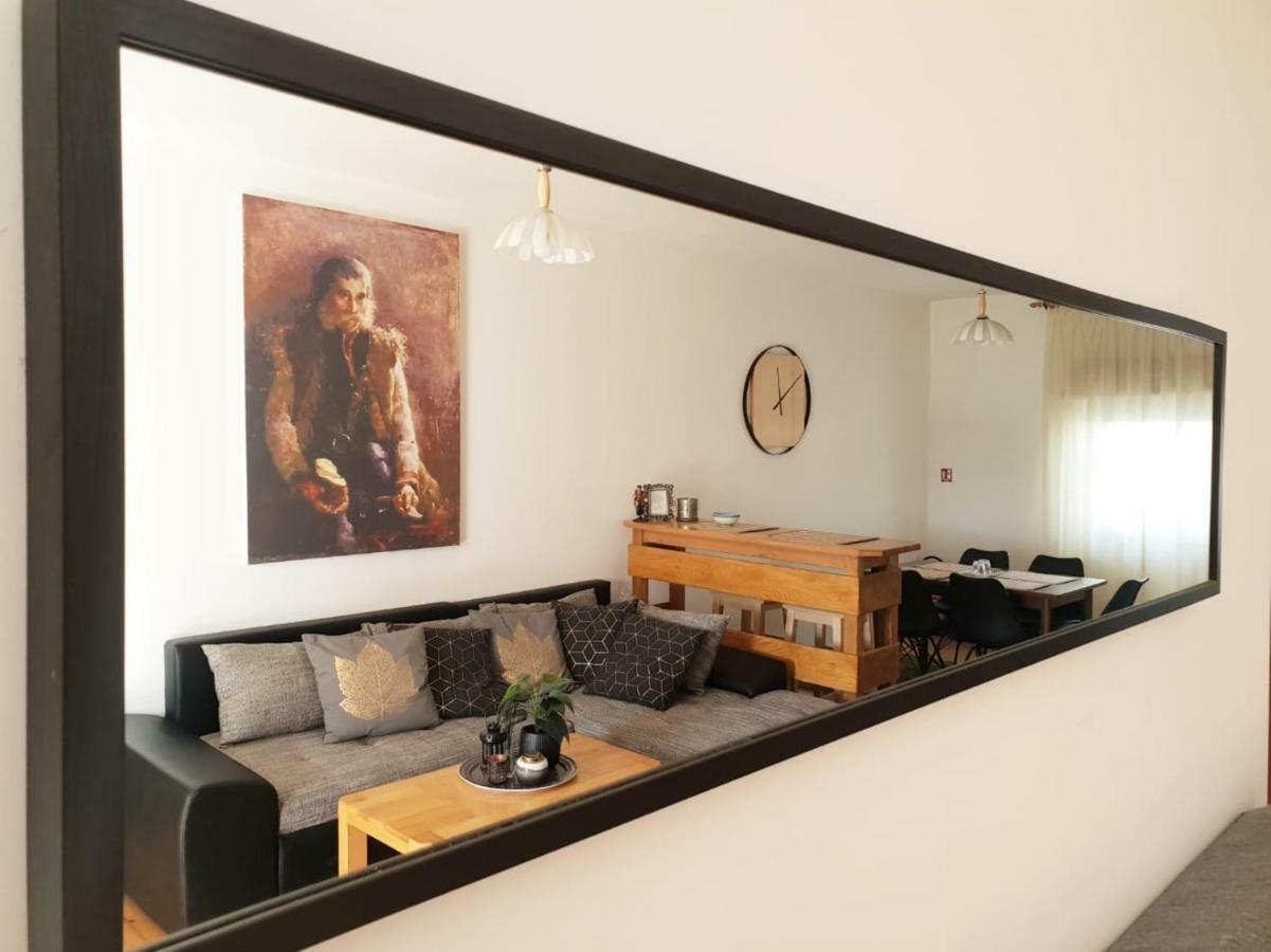 Apartmani Andrej Udbina Екстериор снимка